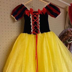 Primafashions Snow White Gown size 2/3